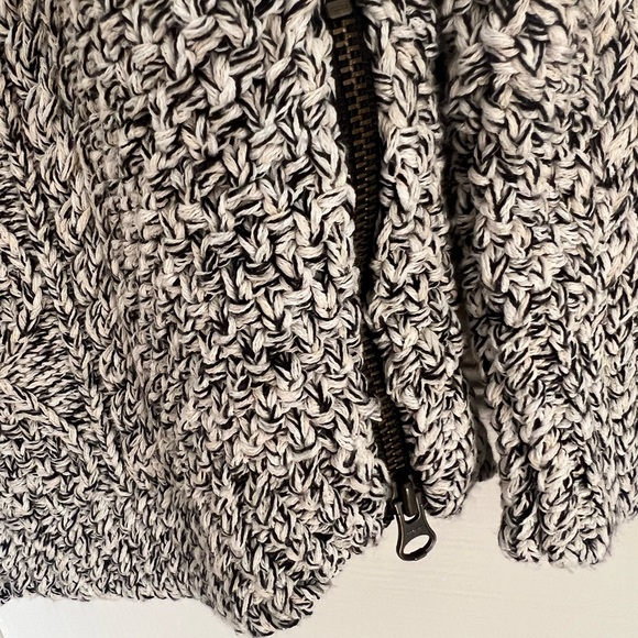 L.L. Bean signature cotton tricolor fisherman tunic sweater, medium. - Picture 4 of 5